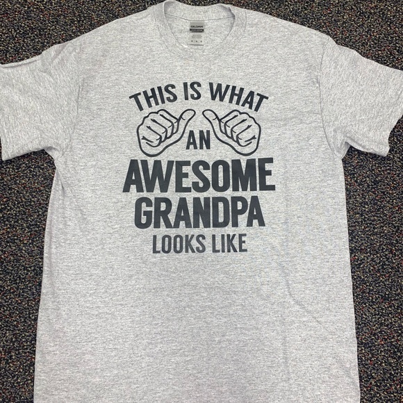 This is what an awesome Grandpa looks like t-shirt - Picture 2 of 2
